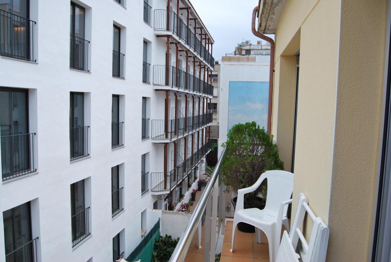 Neptuno Apartments Calella Luaran gambar