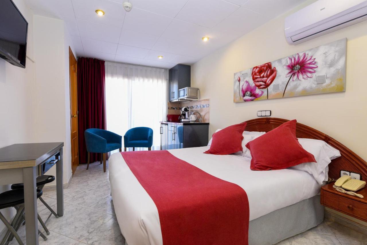 Neptuno Apartments Calella Luaran gambar