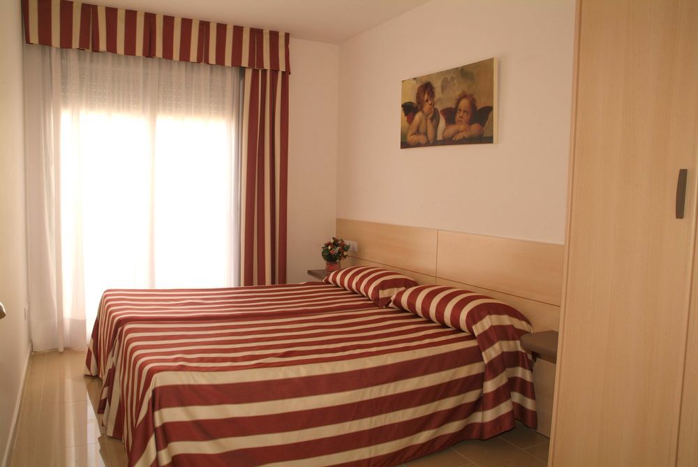 Neptuno Apartments Calella Luaran gambar